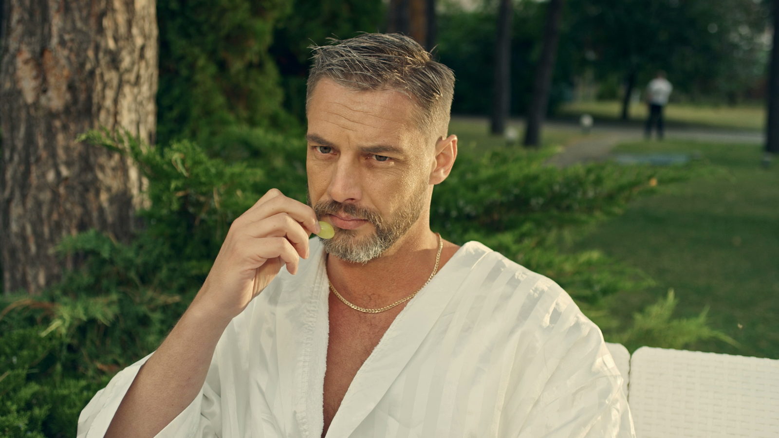 Антон Батырев сейчас: где он, личная жизнь, фильмы, критика и позиция по войне в Украине