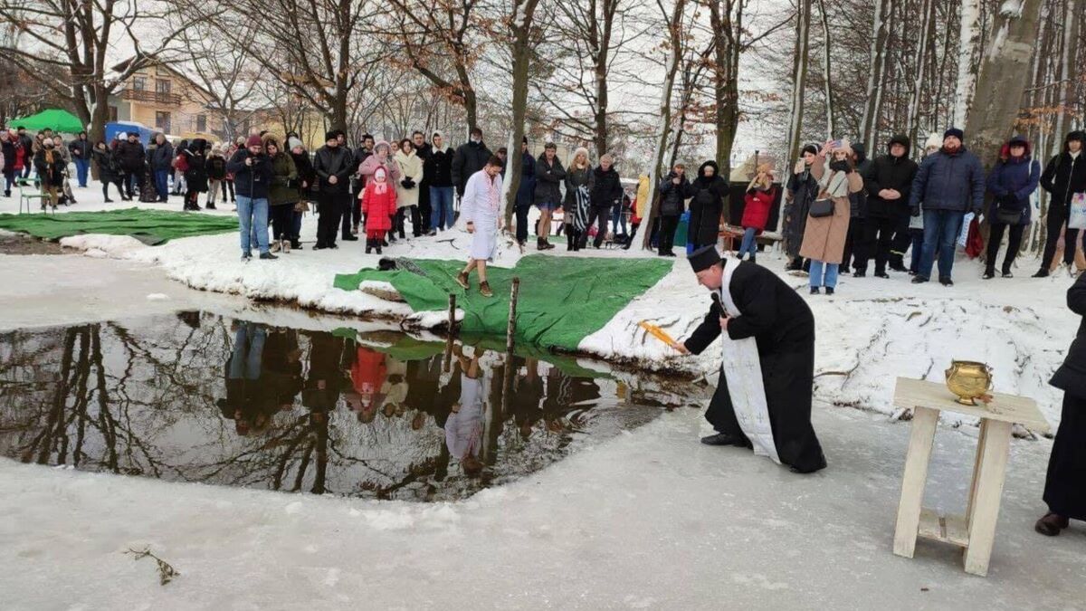 Водохреща 2026: де у Львові можна пірнути в ополонку 6 січня