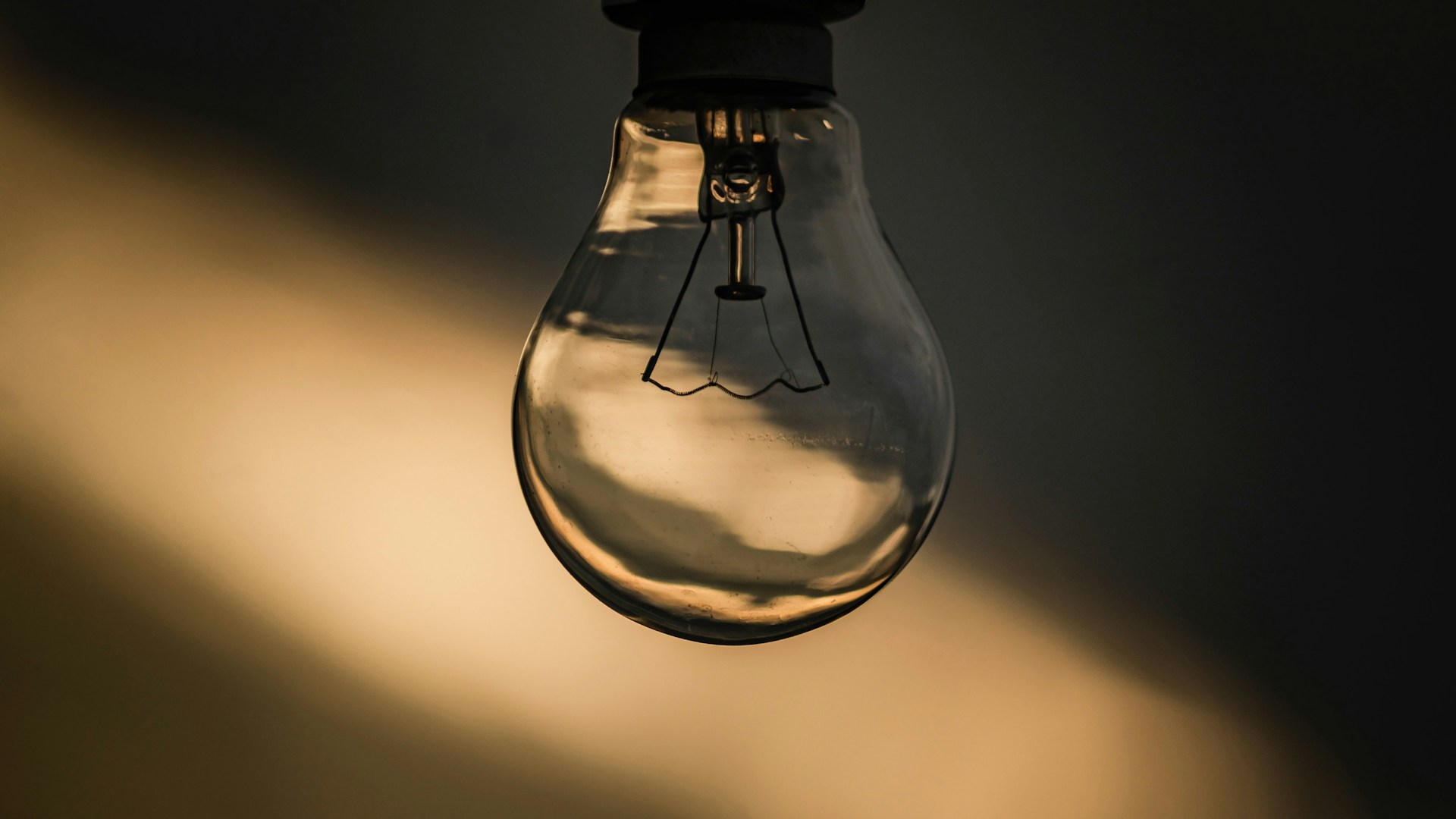 Графік відключень світла Суми 8 січня 2026: хто і коли буде без електроенергії