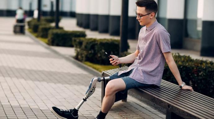 Протез стегна: як повернутися до повноцінного життя