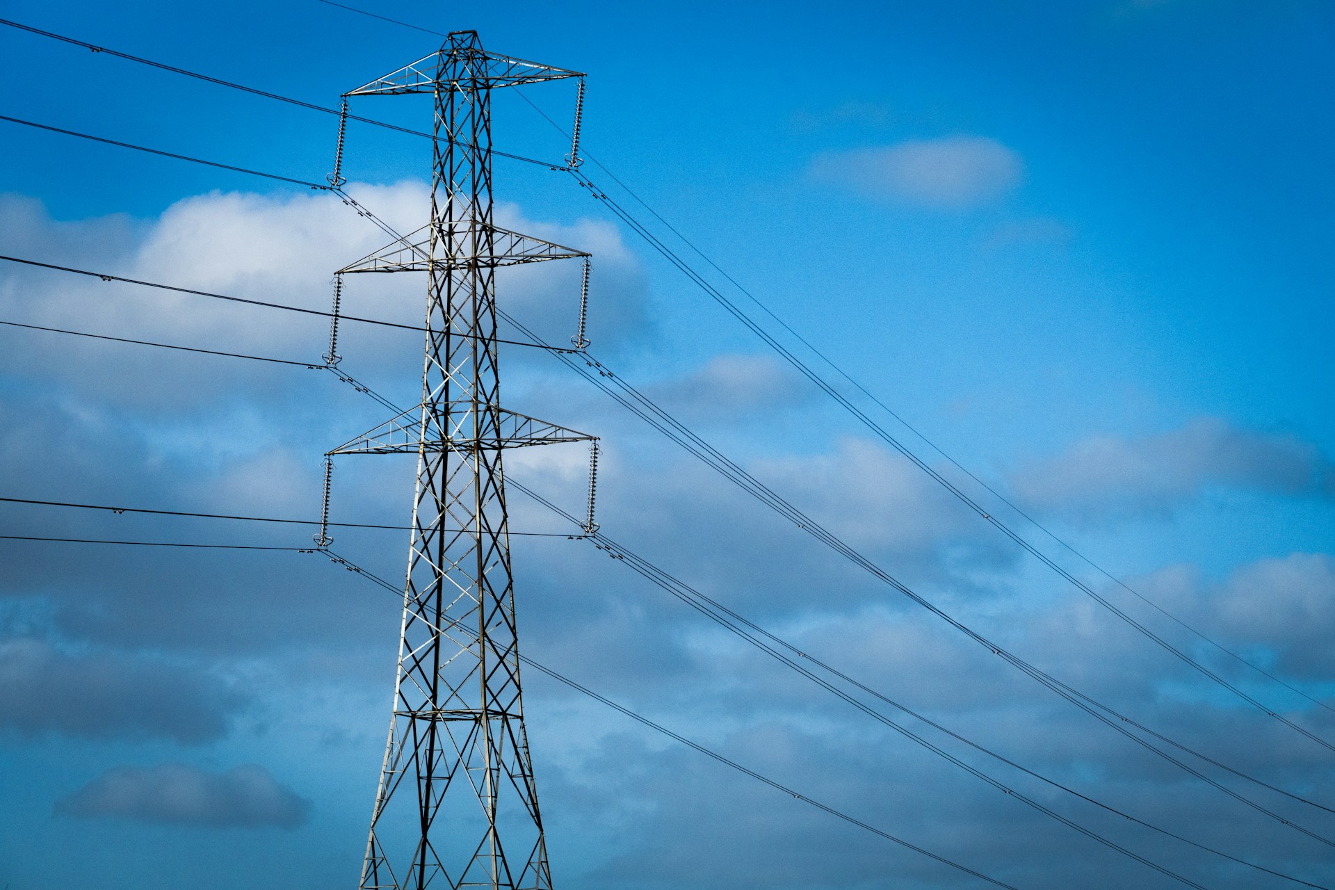 Графік відключень світла Дніпро 7 січня 2026 ДТЕК та ЦЕК: коли та які черги будуть без електрики