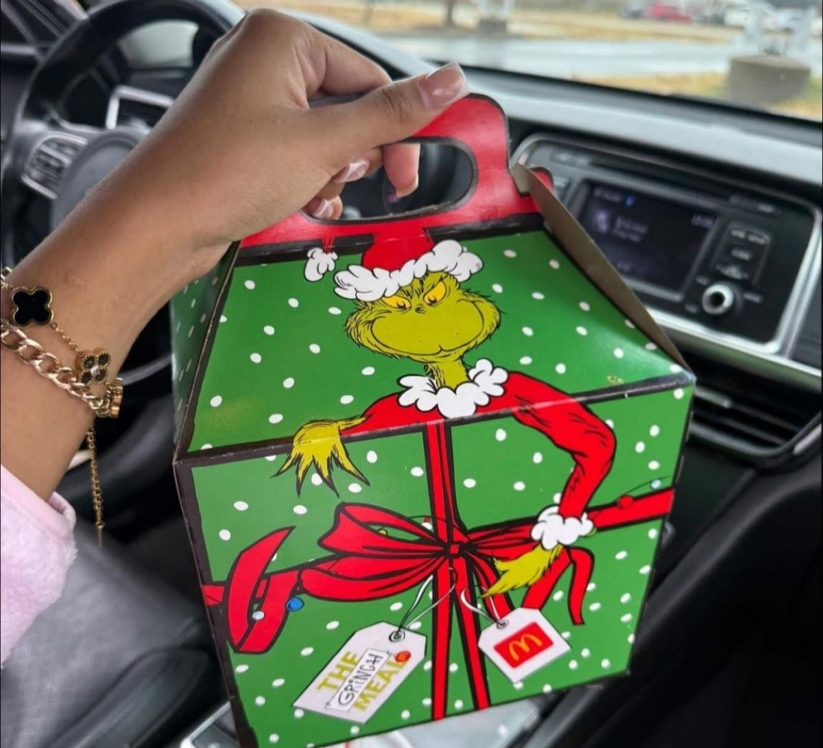 McDonald’s запустив Grinch Meal-бокс: ціна набору та його наповнення
