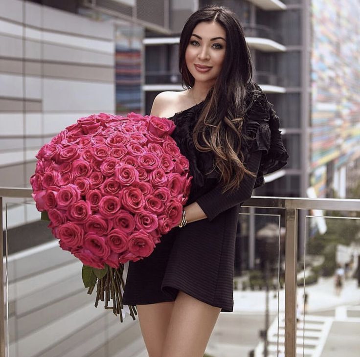 Нова Дівчина Розового: биография, личная жизнь и карьера